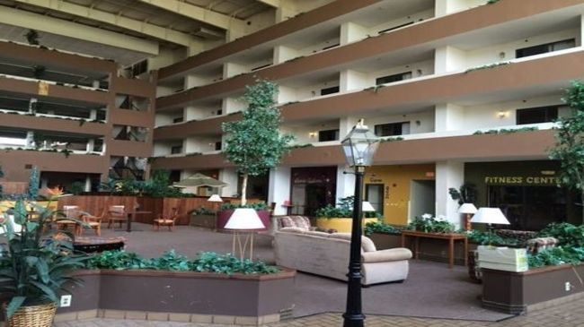 Plaza Hotel And Suites Пайн Блъф Интериор снимка